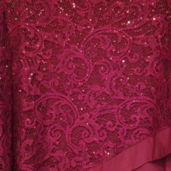 Wine red capped dress - Picture 5 of 7